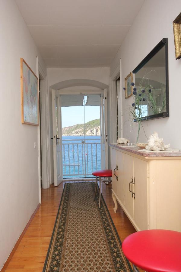 Apartments And Rooms By The Sea Komiza, Vis - 2431 外观 照片