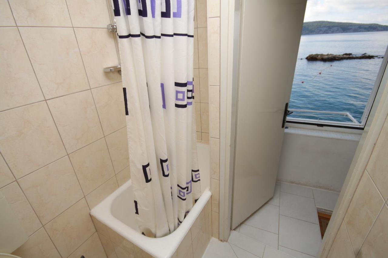 Apartments And Rooms By The Sea Komiza, Vis - 2431 外观 照片