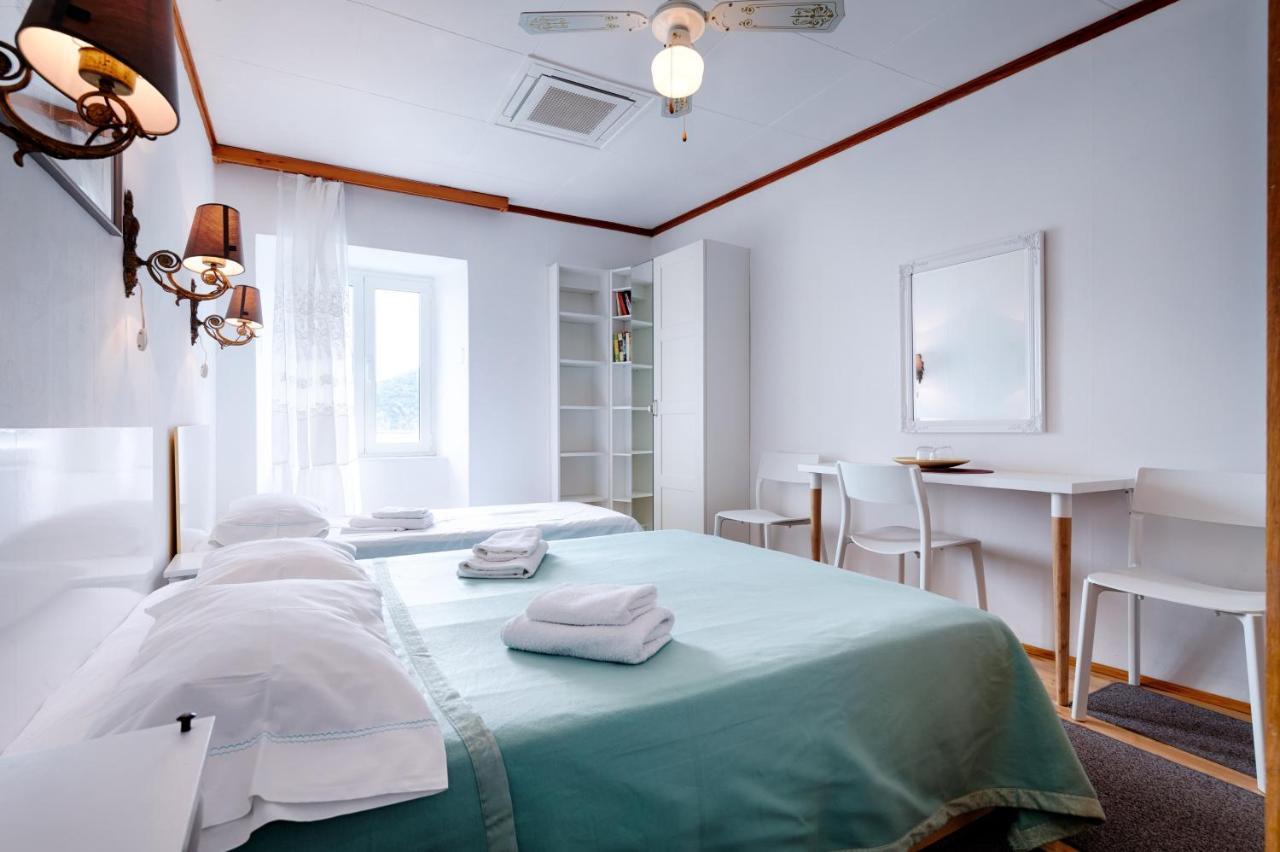 Apartments And Rooms By The Sea Komiza, Vis - 2431 外观 照片