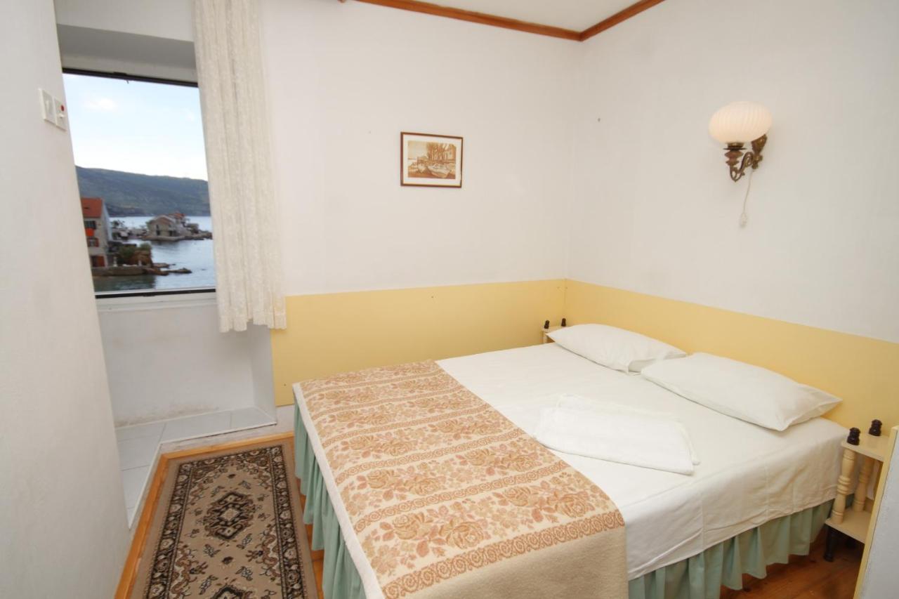 Apartments And Rooms By The Sea Komiza, Vis - 2431 外观 照片